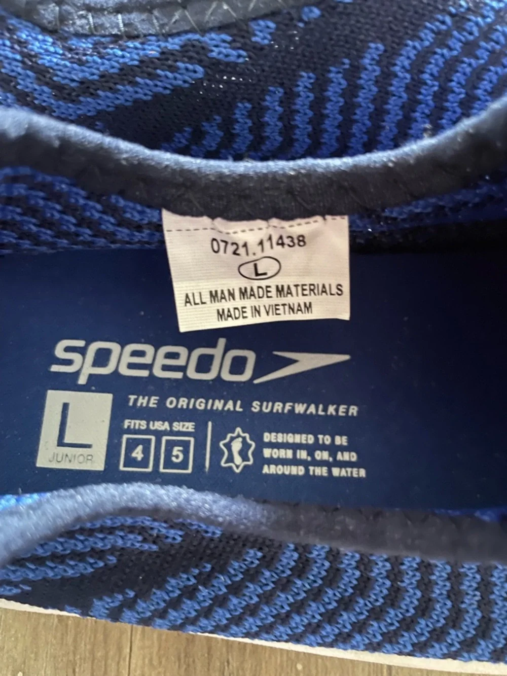 Speedo junior large blue surf walker slip on blue knit water shoes fits 4-5 new